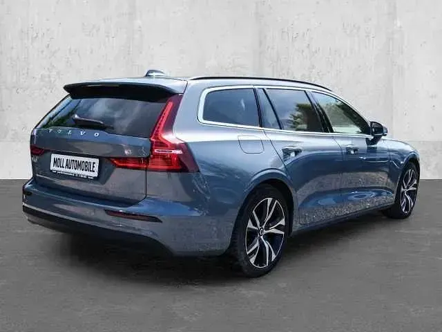 Gebraucht Volvo V60 120 PS (88 kW) 2024 Kombi