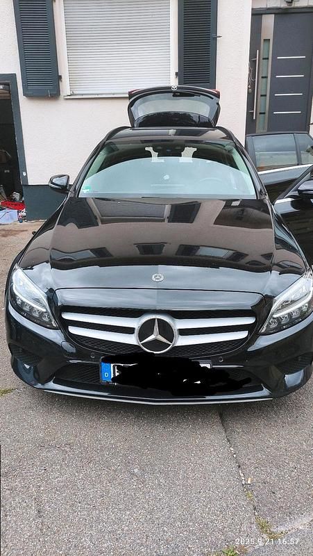 Schwarz Gebraucht 2021 Mercedes C220 Kombi | 24.502 € (Guter Preis) - Bild 1/4