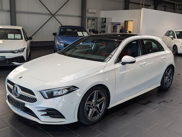 Weiß Gebraucht 2020 Mercedes A200 AMG line Limousine | 26.900 € (Etwas zu teuer) - Bild 1/4