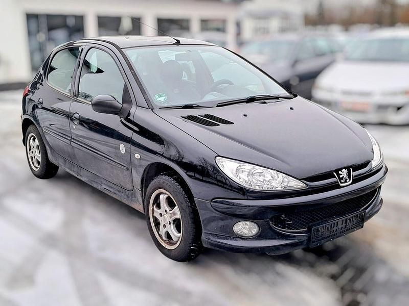 Gebraucht Peugeot 206 75 PS (55 kW) 2009 Schwarz Limousine