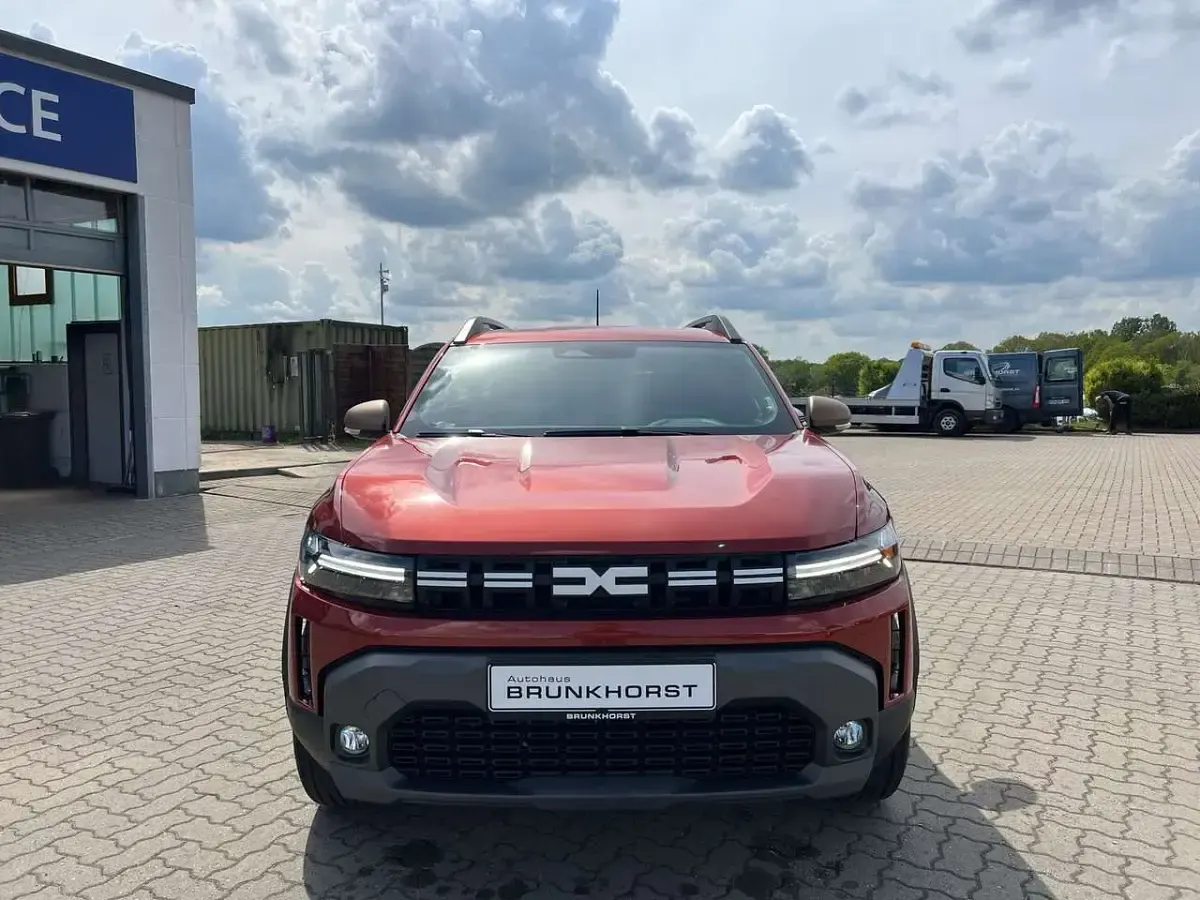 Neu Dacia Duster Extreme 122 PS (89 kW) 2026 Braun SUV