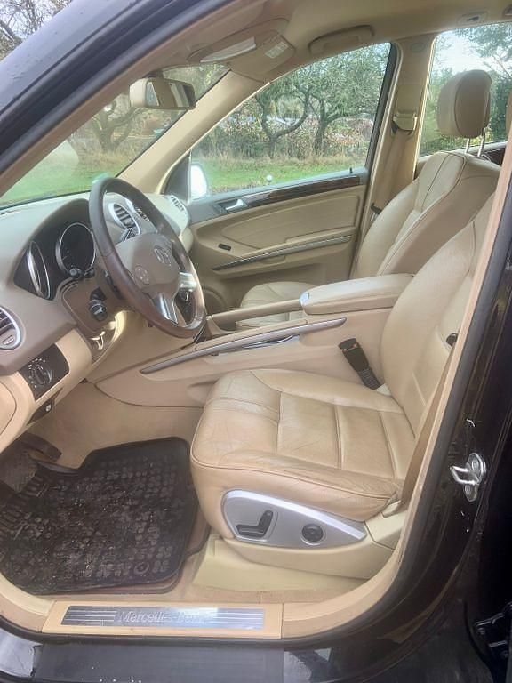 Gebraucht Mercedes ML350 211 PS (155 kW) 2010 Schwarz SUV