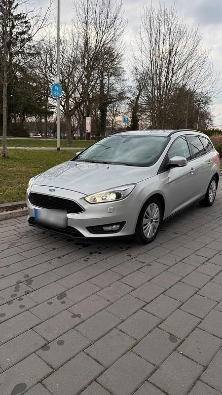 Gebraucht Ford Focus Trend 120 PS (88 kW) 2017 Silber Kombi