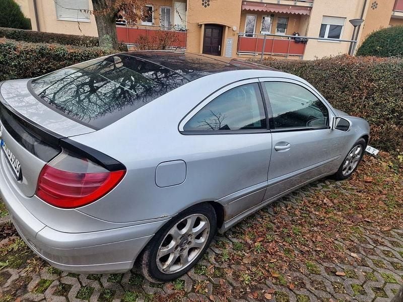 Gebraucht Mercedes CLC200 162 PS (119 kW) 2002 Silber Kleinwagen