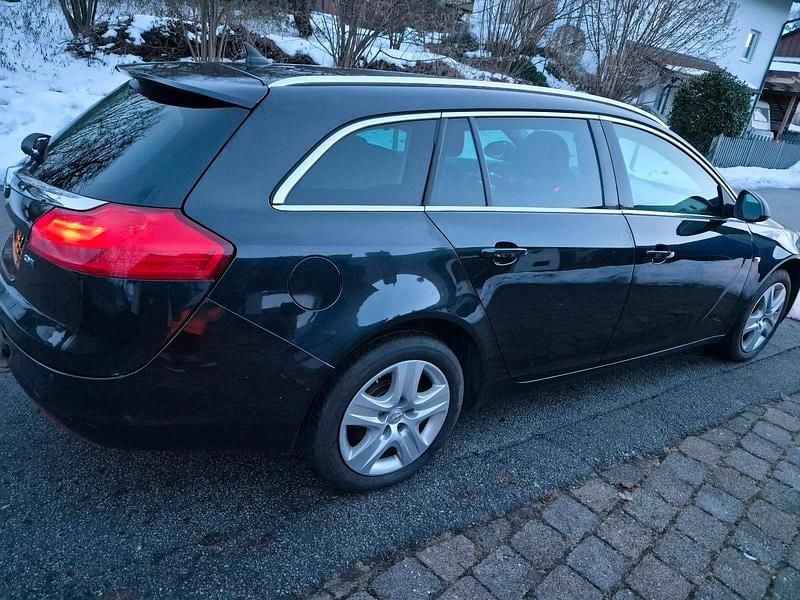 Gebraucht Opel Insignia Sport 163 PS (119 kW) 2010 Schwarz Kombi