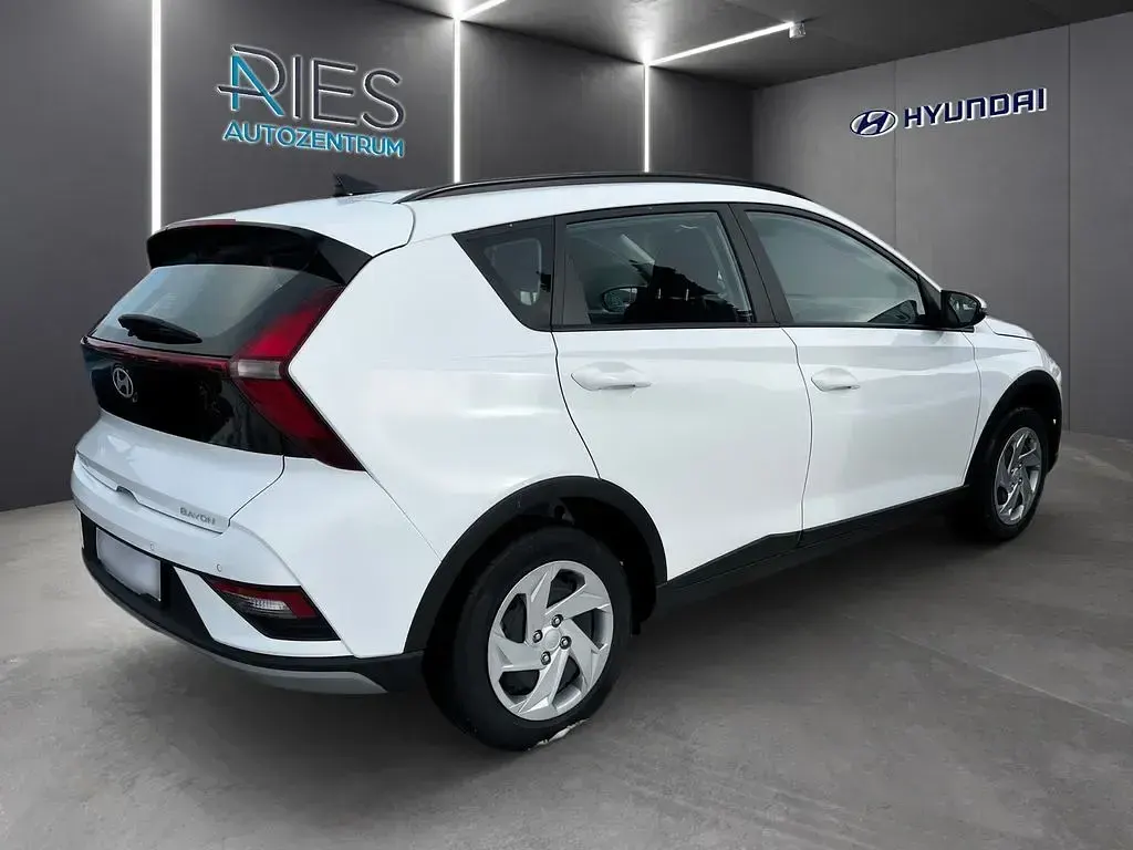 Neu Hyundai Bayon Select 99 PS (72 kW) 2026 Atlas white SUV