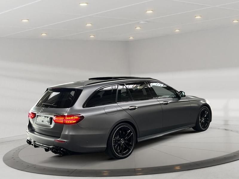 Gebraucht Mercedes E53 AMG Urban 435 PS (319 kW) 2021 Grau Limousine