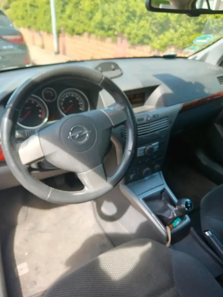 Gebraucht Opel Astra 105 PS (77 kW) 2004 Silber Limousine