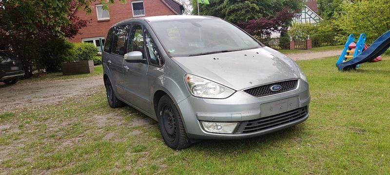 Gebraucht Ford Galaxy Ghia 140 PS (102 kW) 2009 Silber Van / Kleinbus
