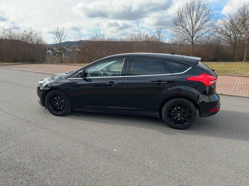 Gebraucht Ford Focus Business Edition 150 PS (110 kW) 2015 Schwarz Limousine