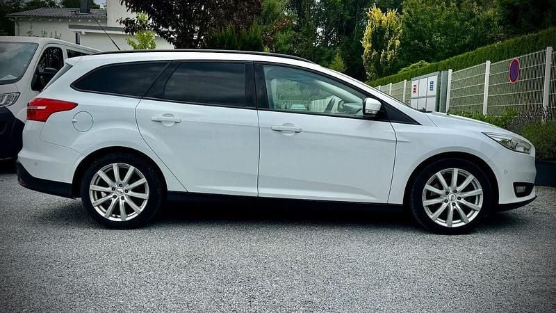 Gebraucht Ford Focus Business Edition 150 PS (110 kW) 2016 Weiß Kombi