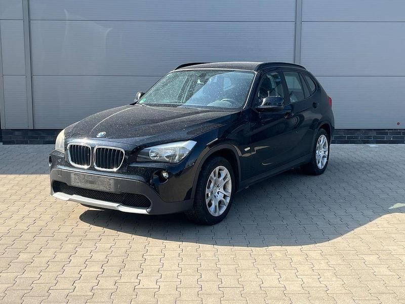 Schwarz Gebraucht 2011 BMW X1 SUV | 5.990 € (Superpreis) - Bild 1/4
