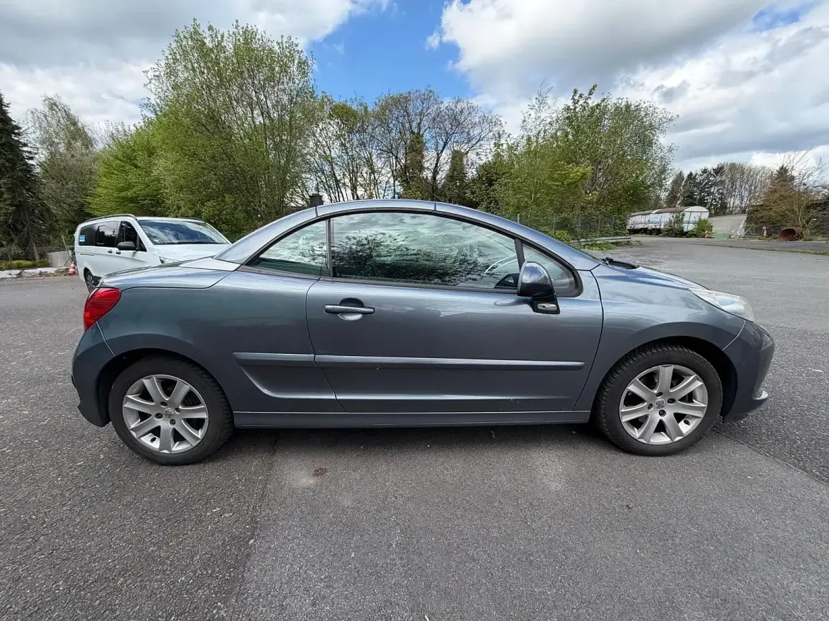 Gebraucht Peugeot 207 CC 120 PS (88 kW) 2009 Blau Cabrio