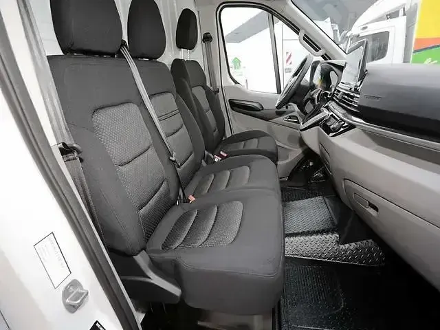 Begagnad Maxus eDeliver 9 150 kW (204 HK) 2024 Vit Van