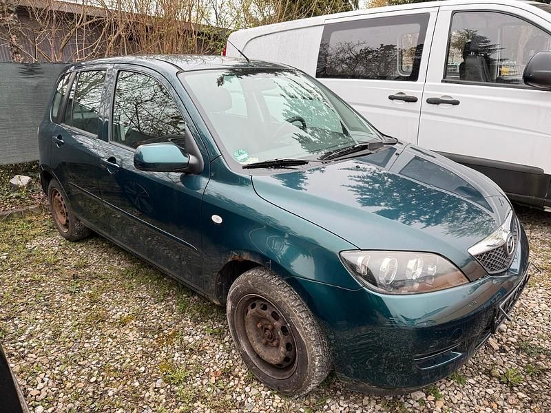 Second-hand Mazda 2 80 CP (58 kW) 2007 Verde Hatchback