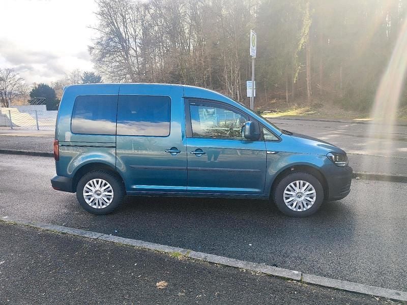 Gebraucht VW Caddy Trendline 102 PS (75 kW) 2016 Blau Van / Kleinbus