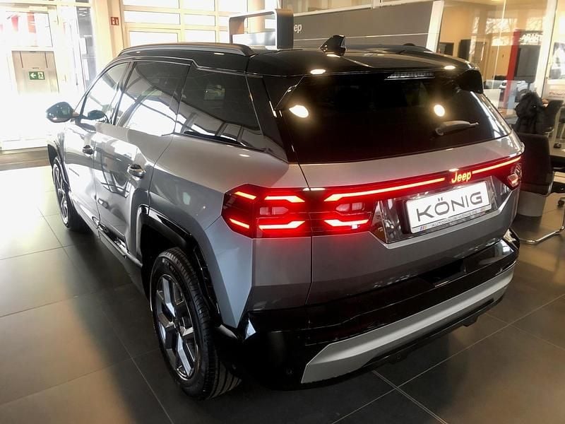 Neu Jeep Compass 146 PS (107 kW) 2026 Grau SUV