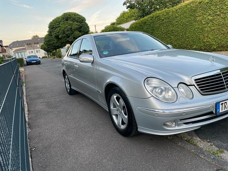 Gebraucht 2004 Mercedes E270 Avantgarde Limousine | 5.400 € - Bild 1/2
