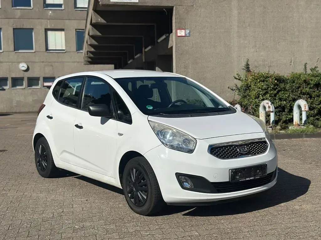 Usado Kia Venga Vision 90 HP (66 kW) 2010 Branco Citadino