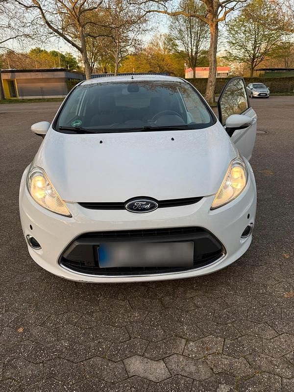 Gebraucht Ford Fiesta 120 PS (88 kW) 2009 Weiß Kleinwagen
