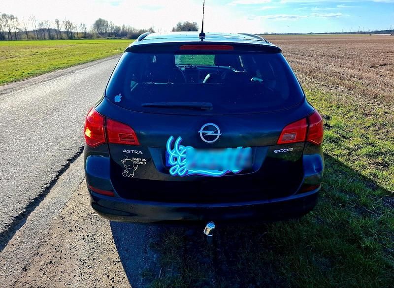Gebraucht Opel Astra 156 PS (114 kW) 2012 Schwarz Kombi