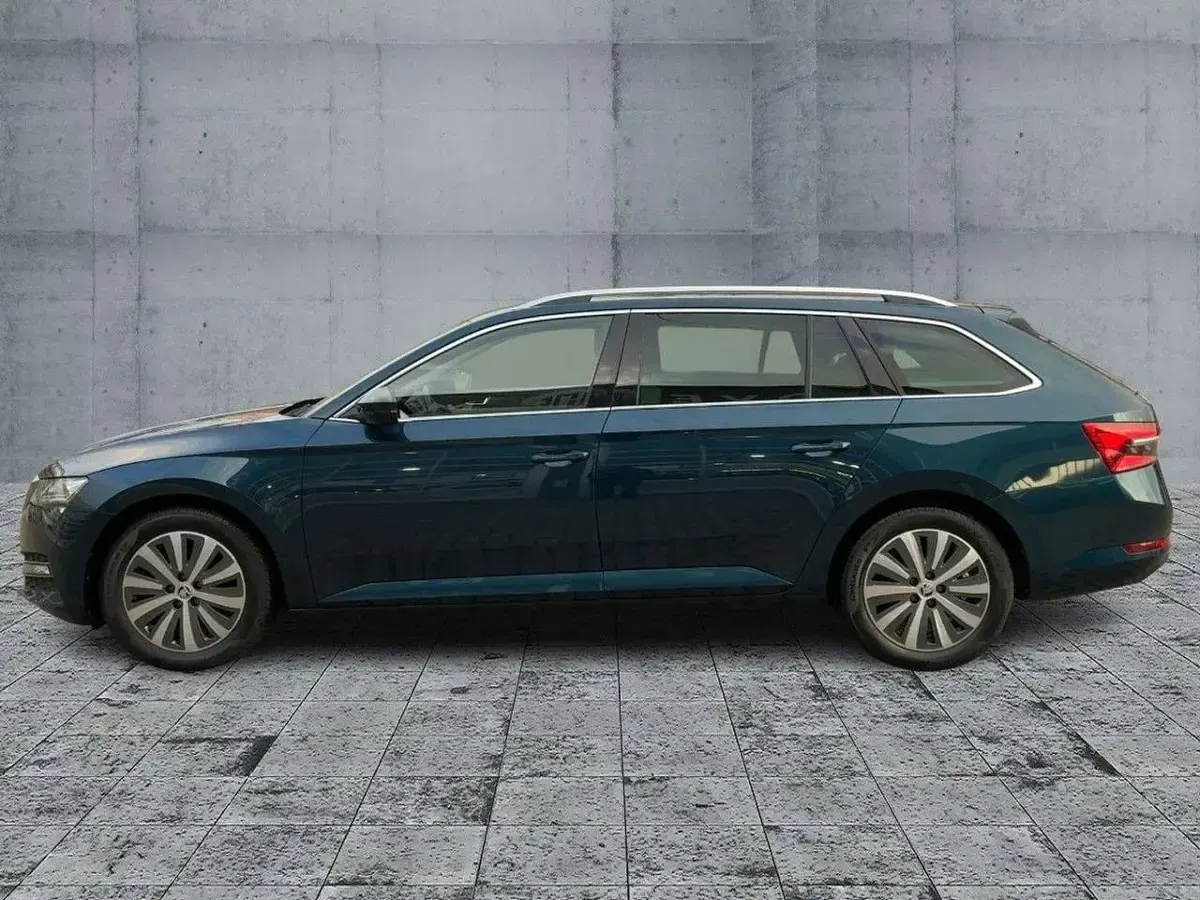 Gebraucht Skoda Superb Style 200 PS (147 kW) 2022 Blau Kombi