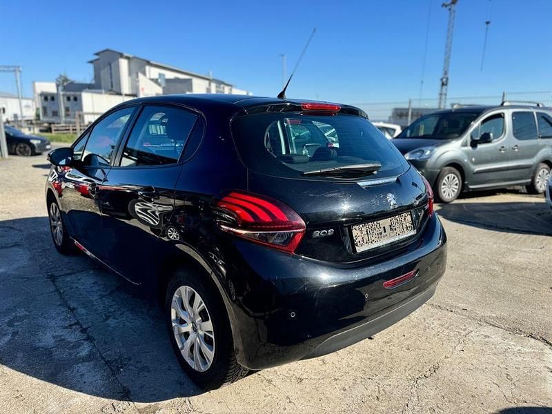 Gebraucht Peugeot 208 Active 82 PS (60 kW) 2016 Schwarz Kleinwagen