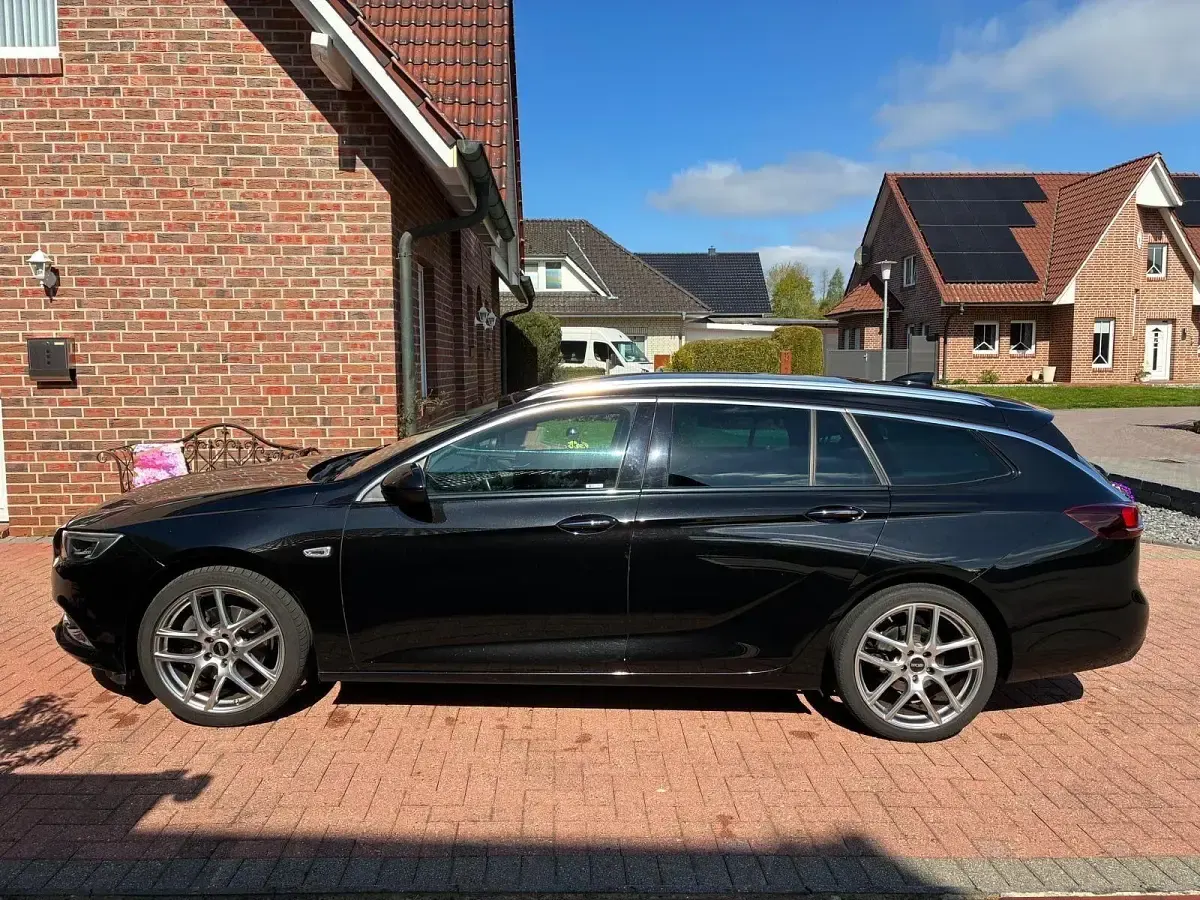 Gebraucht Opel Insignia Innovation 170 PS (125 kW) 2017 Schwarz Limousine