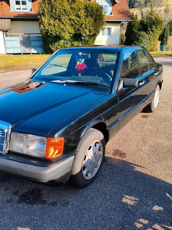 Gebraucht Mercedes 190 118 PS (86 kW) 1989 Schwarz Limousine