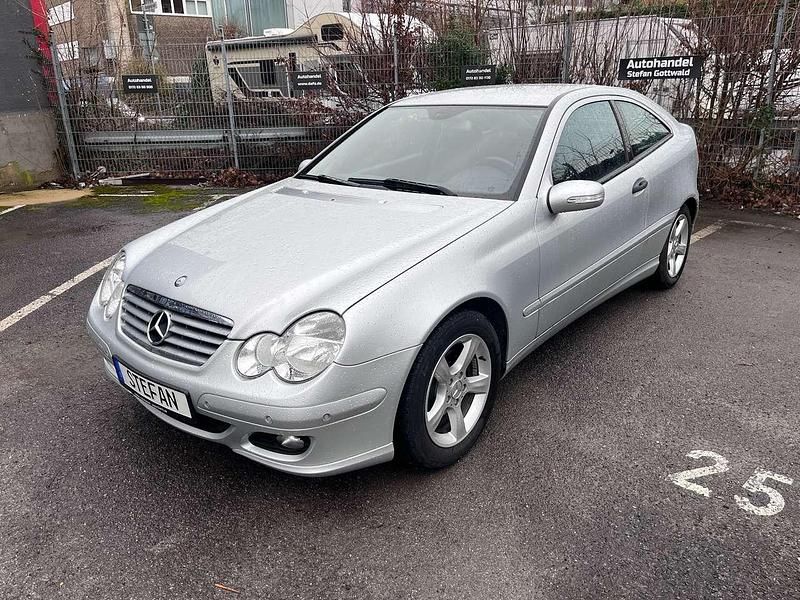 Iridiumsilber metalliclack Gebraucht 2005 Mercedes C200 Coupé | 5.200 € (Teuer) - Bild 1/4