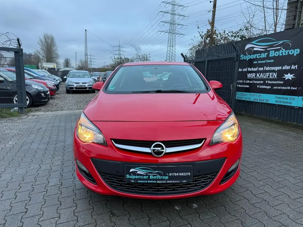 Usata Opel Astra Active 120 CV (88 kW) 2013 Rosso Berlina