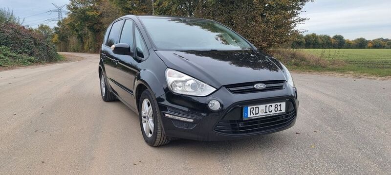 Schwarz Gebraucht 2014 Ford S-MAX Business Edition Van / Kleinbus | 6.290 € (Etwas zu teuer) - Bild 1/4