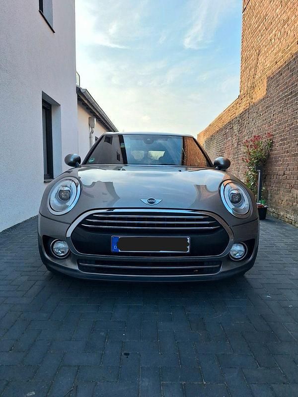 Usata Mini ONE 102 CV (75 kW) 2017 Argento Utilitaria