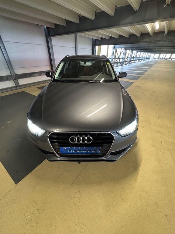 Gebraucht Audi A4 S-Line 190 PS (139 kW) 2015 Grau Kombi