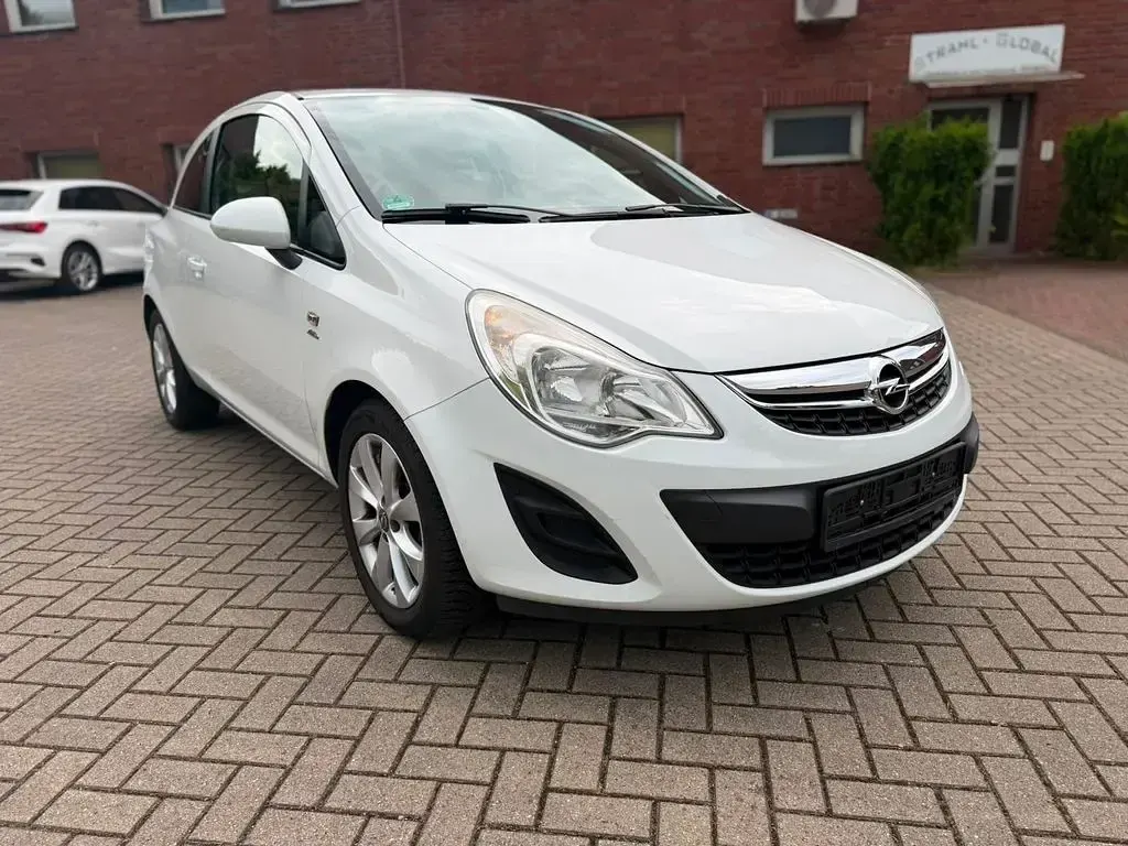 Gebraucht Opel Corsa Active 69 PS (50 kW) 2013 Weiß Kleinwagen