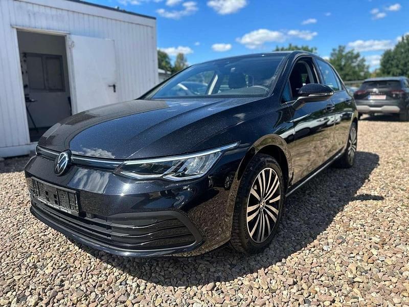 Deep black Gebraucht 2021 VW Golf VIII Kleinwagen | 15.999 € (Guter Preis) - Bild 1/4