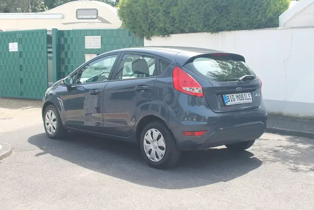 Gebraucht Ford Fiesta Trend 82 PS (60 kW) 2010 Grau Limousine