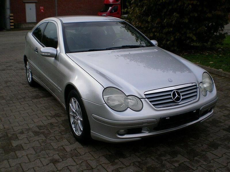 Gebraucht Mercedes CL180 143 PS (105 kW) 2003 Silber metallic Coupé