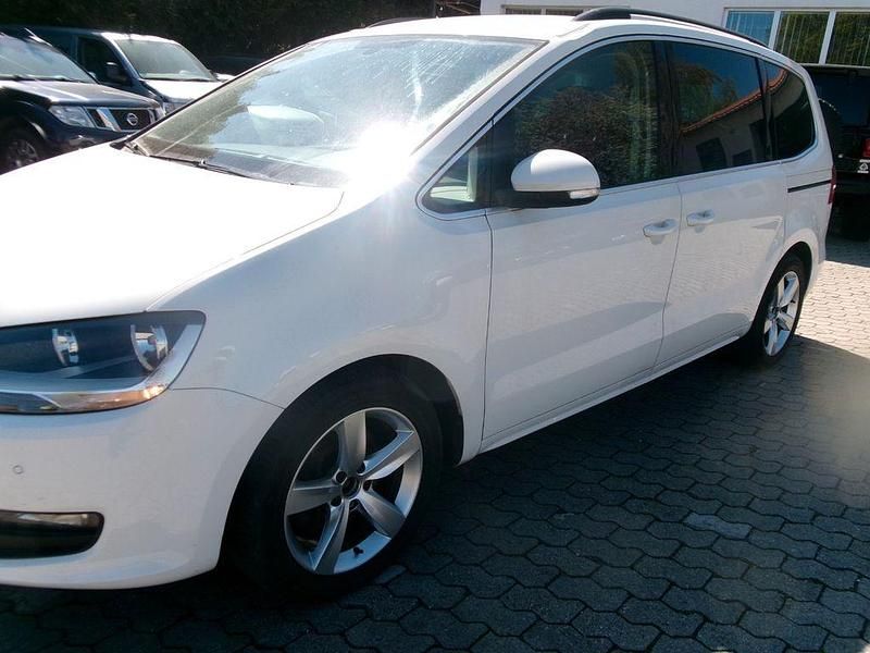Gebraucht VW Sharan Comfortline 140 PS (102 kW) 2012 Weiß Van / Kleinbus