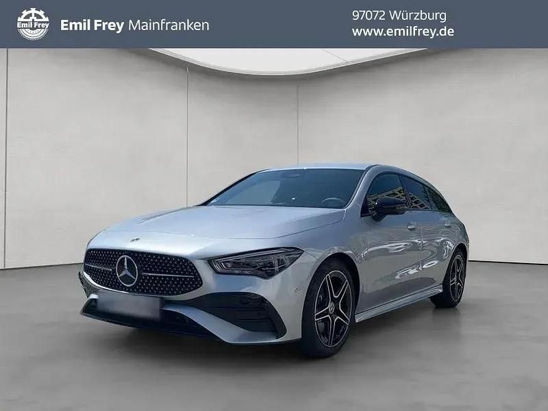 Silber Gebraucht 2025 Mercedes CLA200 Shooting Brake AMG Kombi | 43.500 € - Bild 1/4