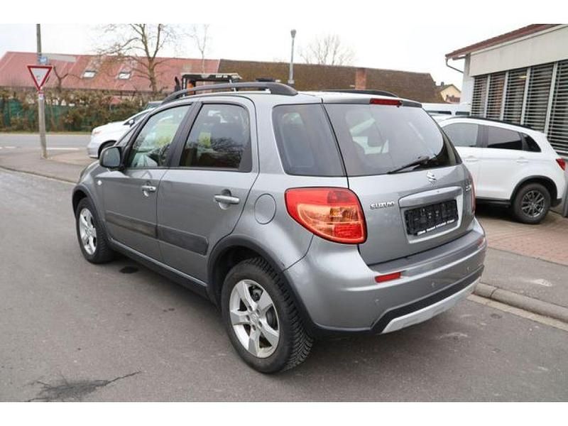 Gebraucht Suzuki SX4 Club 120 PS (88 kW) 2011 Grau Limousine