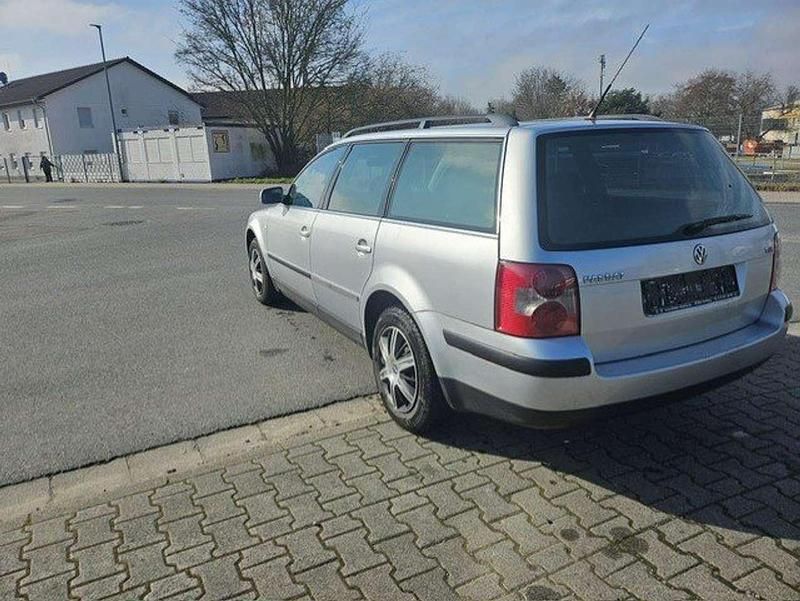 Gebraucht VW Passat Highline 131 PS (96 kW) 2002 Silber Kombi