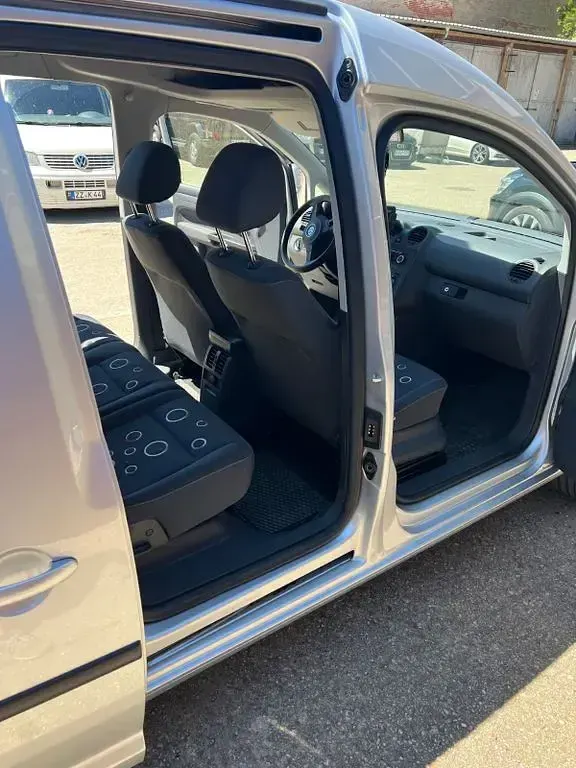Gebraucht VW Caddy 105 PS (77 kW) 2011 Silber Van / Kleinbus