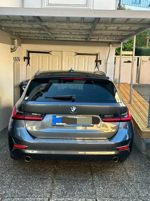 Gebraucht BMW 318 Luxury Line 150 PS (110 kW) 2020 Grau Kombi