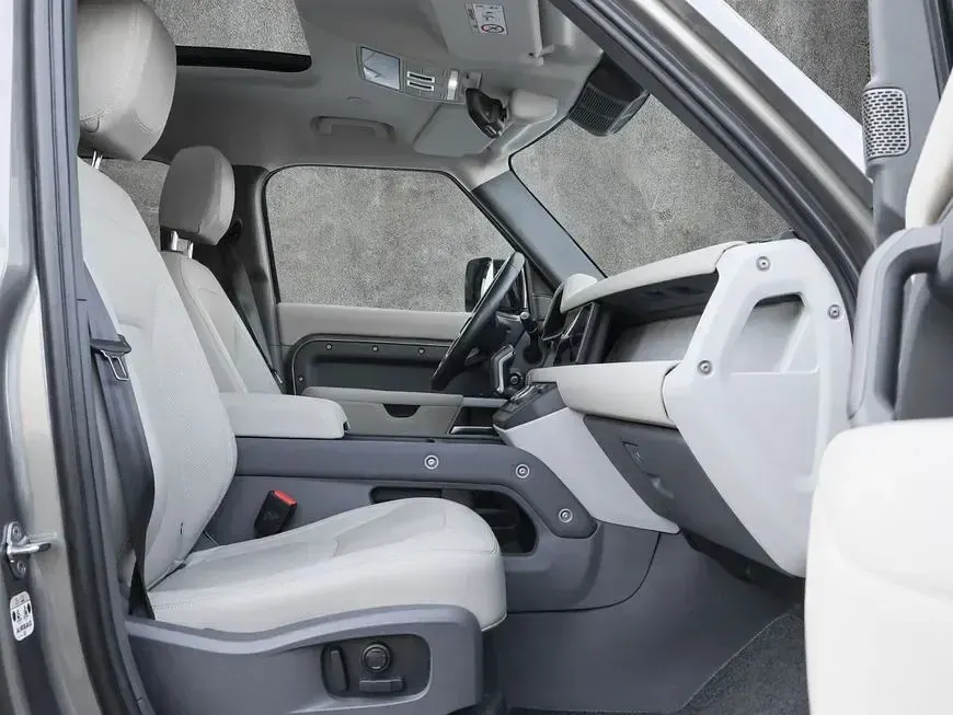 Gebraucht Land Rover Defender 249 PS (183 kW) 2022 Silber SUV