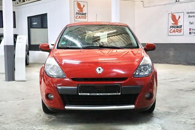 Gebraucht Renault Clio III Dynamique 75 PS (55 kW) 2010 Rot Kleinwagen