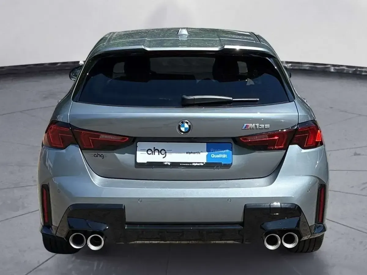 Gebraucht BMW 135 300 PS (220 kW) 2025 Skyscrapergrau metallic Kleinwagen