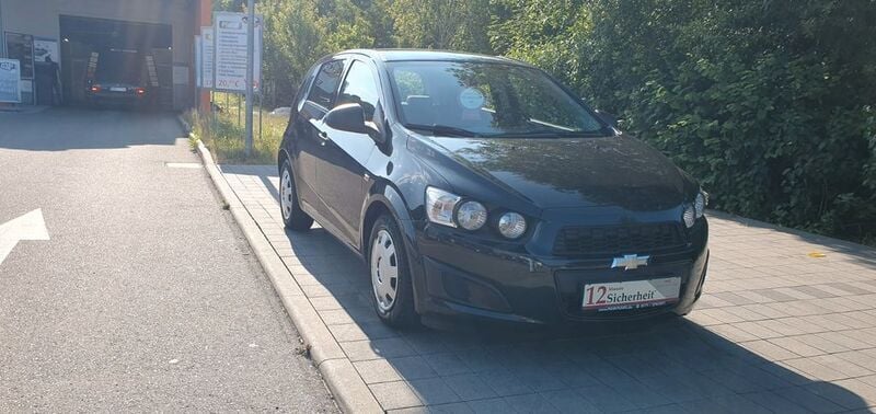 Karbonschw graphitschw midnigh Gebraucht 2013 Chevrolet Aveo LS Kleinwagen | 3.490 € (Fairer Preis) - Bild 1/4