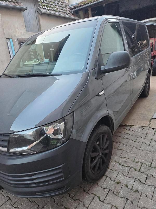 Gebraucht VW Transporter 102 PS (75 kW) 2016 Grau Van