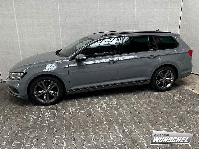 Gebraucht VW Passat Basis 150 PS (110 kW) 2023 Grau Kombi
